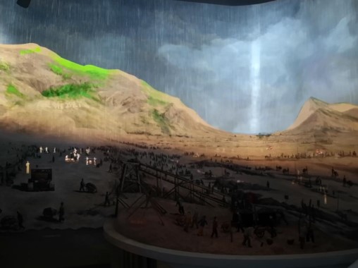 弧幕墻面投影場(chǎng)景還原技術(shù)-蘇州好奇數(shù)字科技